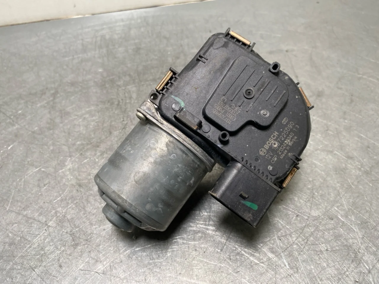 Mercedes EQS V297 2022- Windshield wiper motor view 2