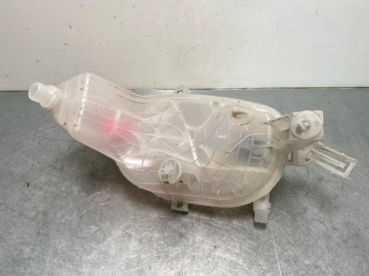 Mercedes EQS V297 2022- Kiegyenlítőtartály nézet 2