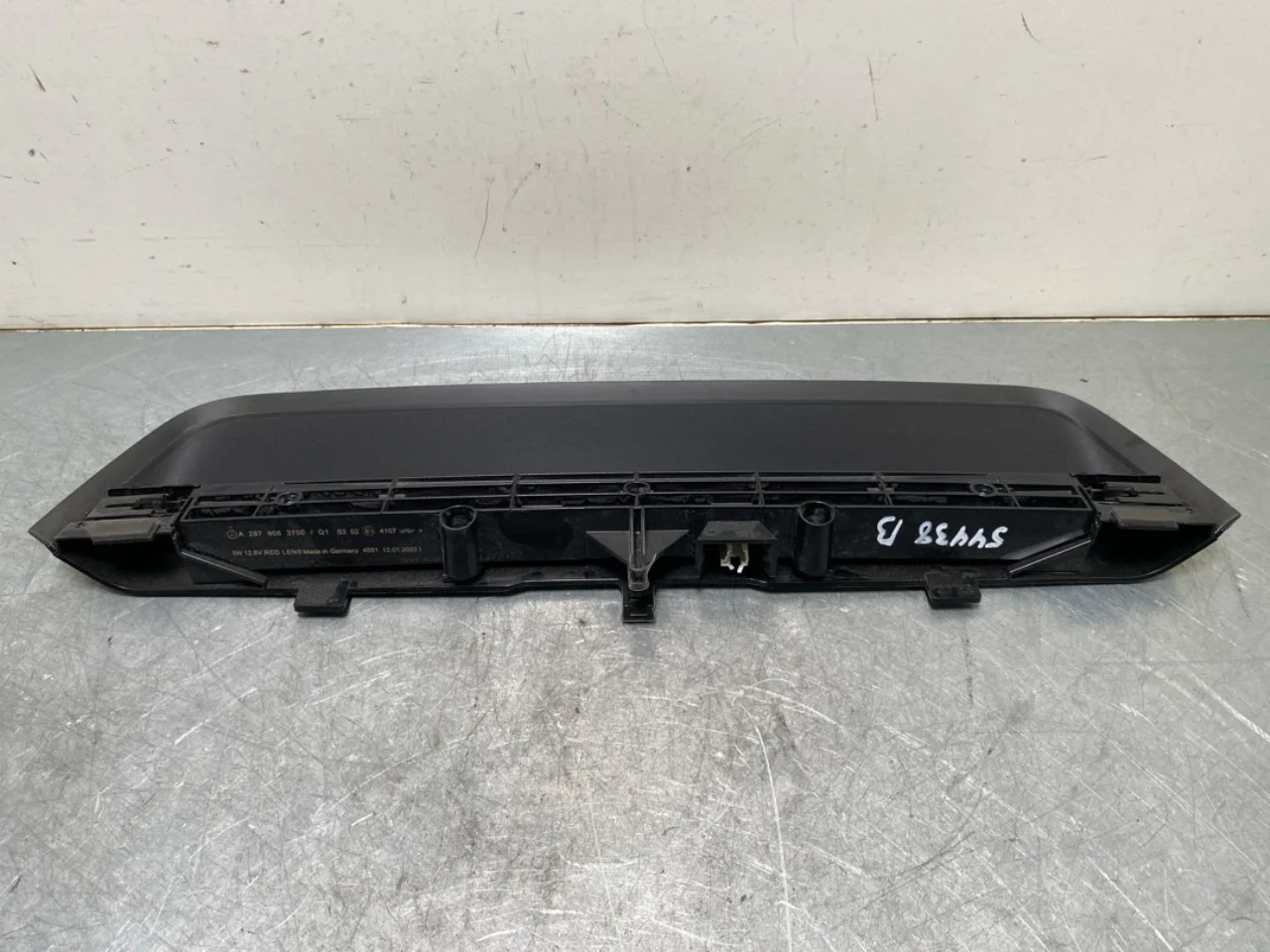 Mercedes EQS V297 2022- Rear window brake light view 2