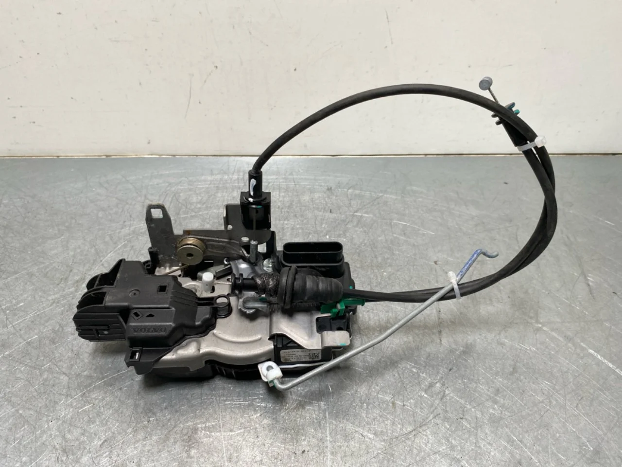 Polestar 2 2020- Door lock housing view 2