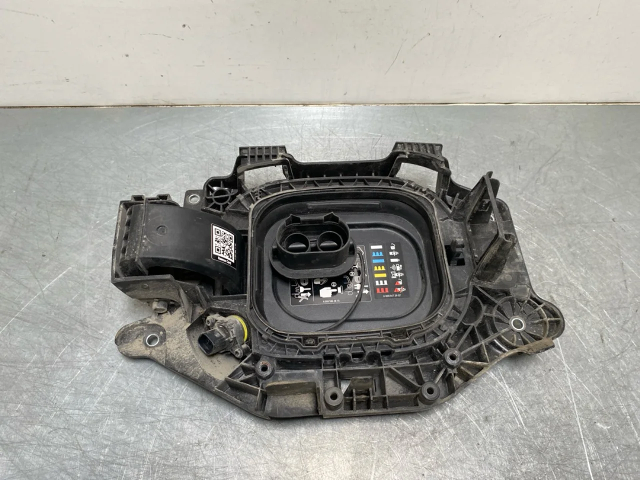 Mercedes EQS V297 2022- Capac port încărcare, electric / hibrid vedere 3