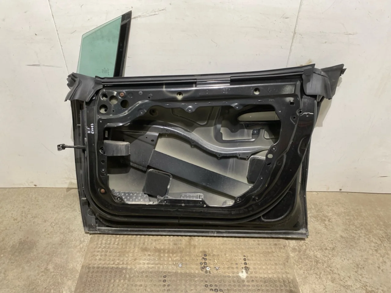 Mercedes EQS V297 2022- Door, 4-door, front right view 4