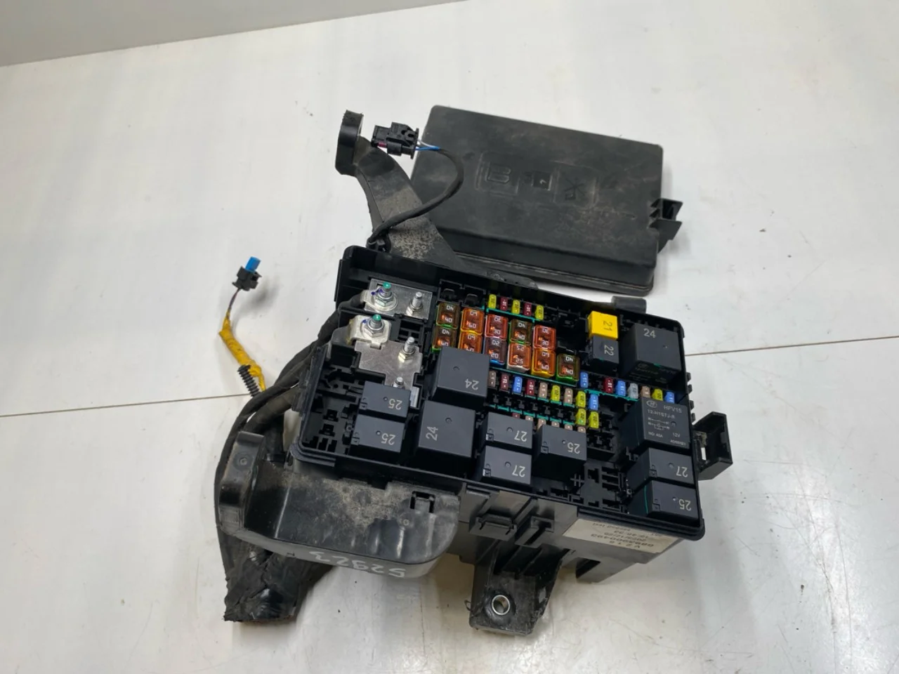 Volvo EX30 2024- Biztosítékdoboz / elektromos központ nézet 4