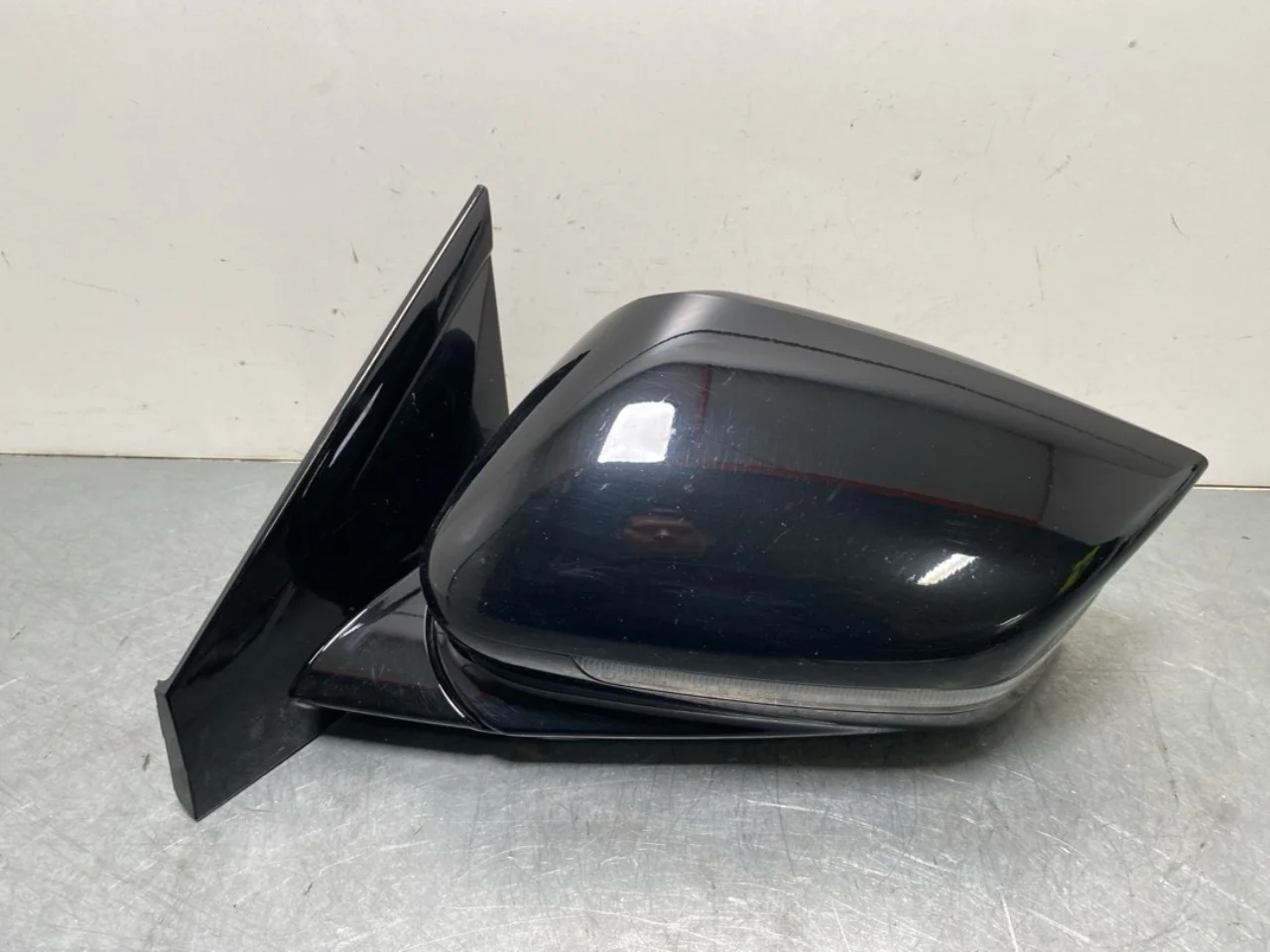 Kia EV6 2022- Left power mirror view 2