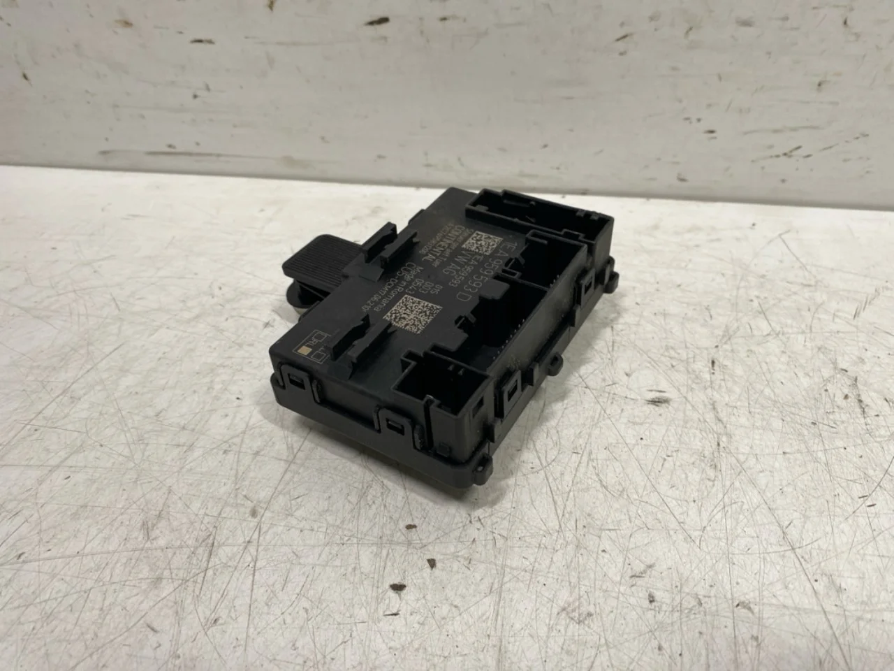 Volkswagen ID.4 2021- Vezérlőegység, ajtó nézet 3
