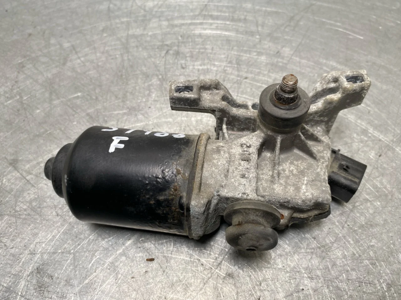 Kia SOUL 2009- Windshield wiper motor