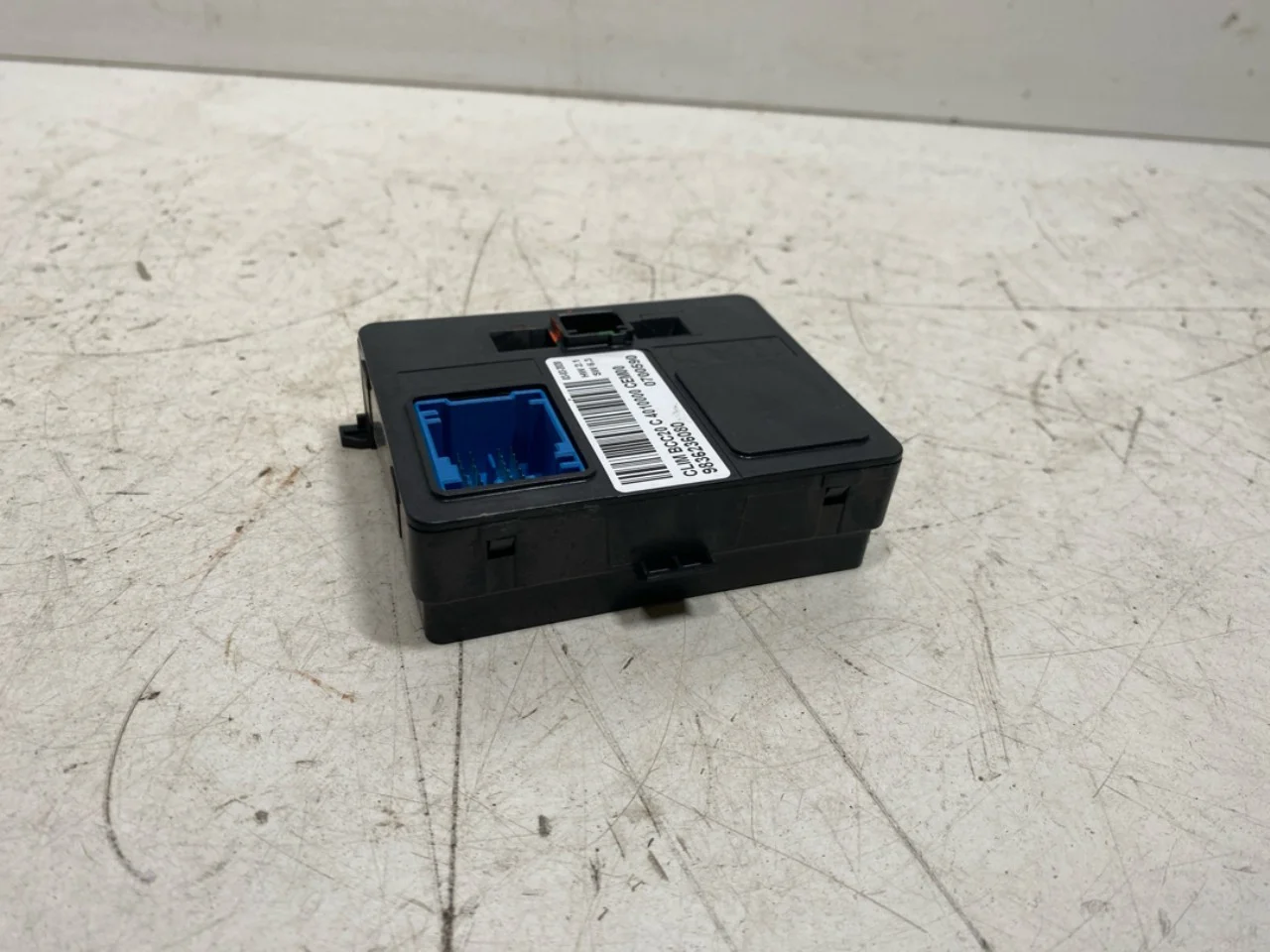 Peugeot 208/E-208 2020-> Climate control unit view 2