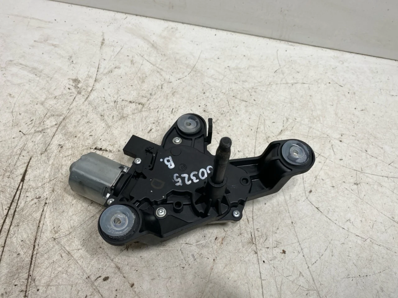 Peugeot 208/E-208 2020-> Motor ștergător hayon