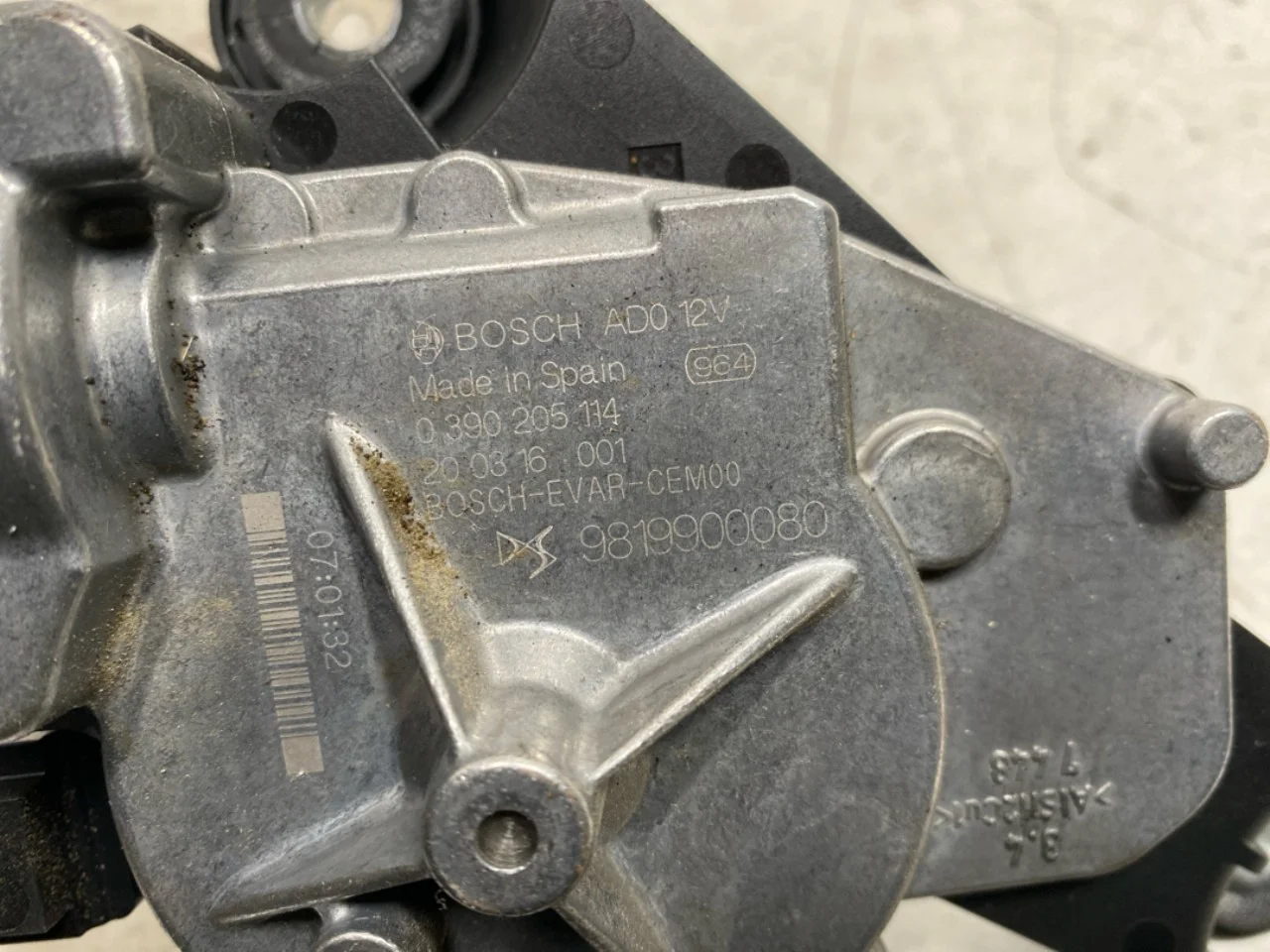Peugeot 208/E-208 2020-> Motor ștergător hayon vedere 4