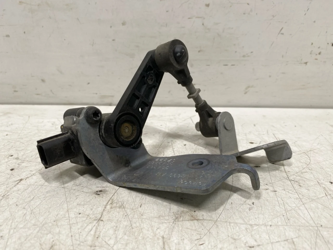 Ford MUSTANG MACH-E 2021- Level control / air suspension sensor