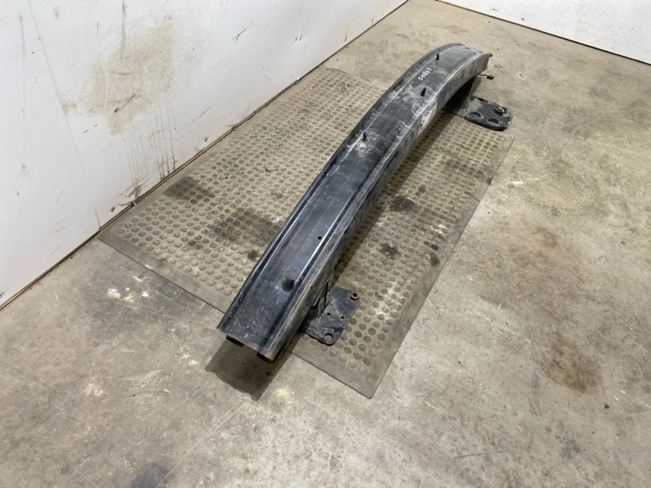 Tesla MODEL S 2013- Bumper reinforcement beam, front view 2