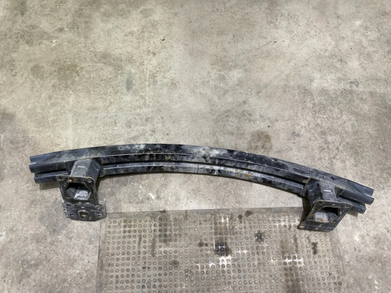 Tesla MODEL S 2013- Bumper reinforcement beam, front view 4