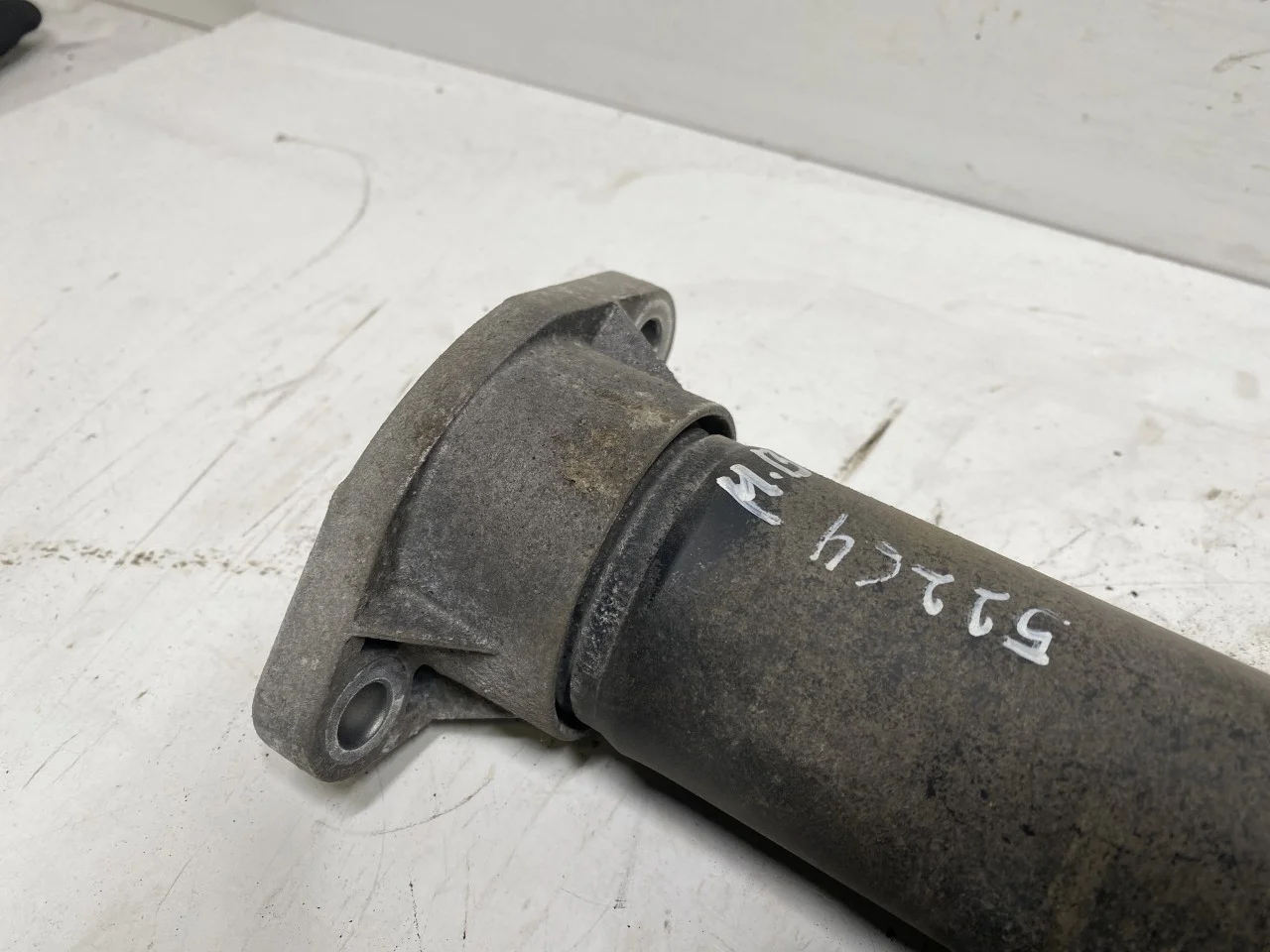 Mercedes EQC 2020- Shock absorber, rear view 3