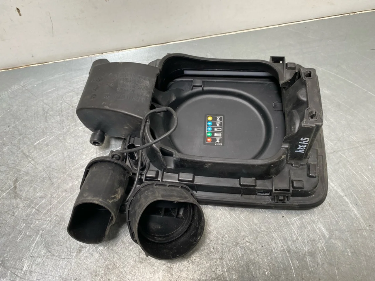 BMW I3 I01 2013-22 Charging port cover, electric / hybrid view 3