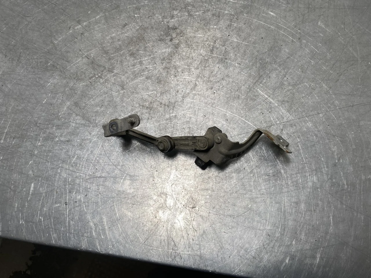 Mercedes EQA H243 2021- Level control / air suspension sensor