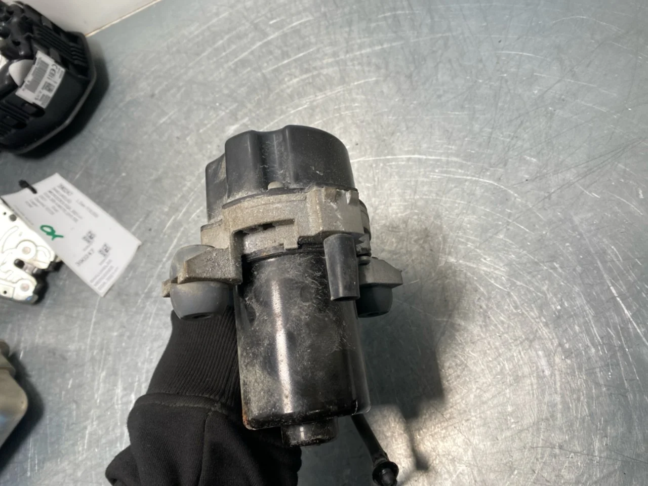 Mercedes EQA H243 2021- Pompă de vacuum vedere 4