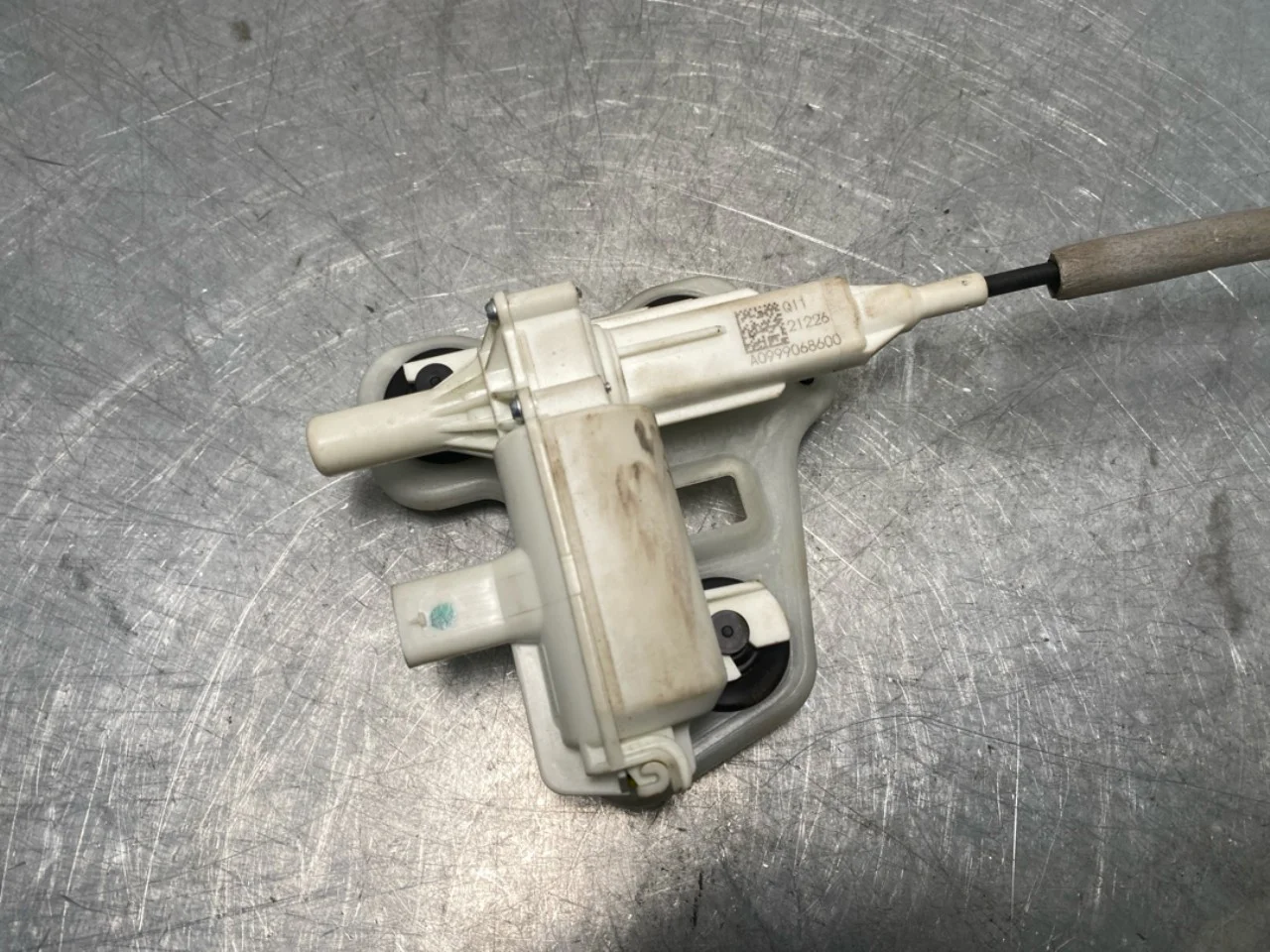 Mercedes EQA H243 2021- Tailgate lock view 2