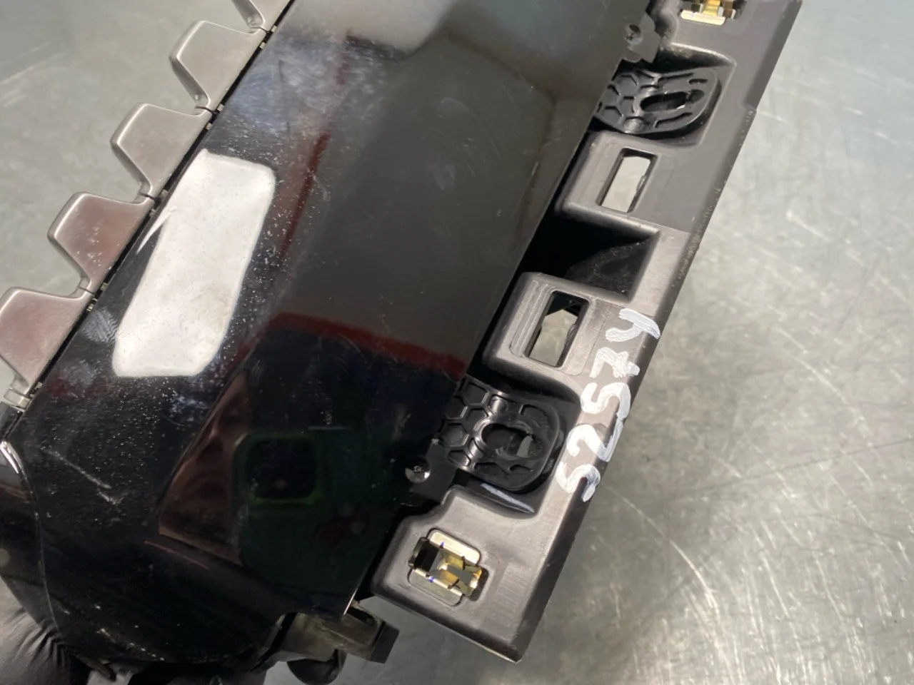 Peugeot 2008/E-2008 2020-> Heater control unit view 4