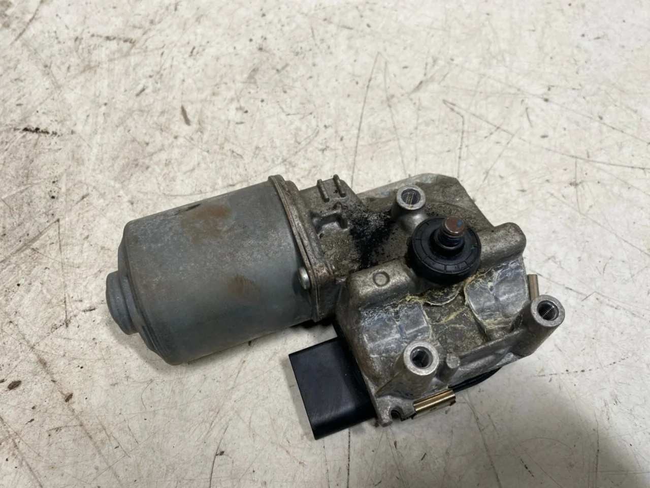 Volkswagen ID.4 2021- Windshield wiper motor