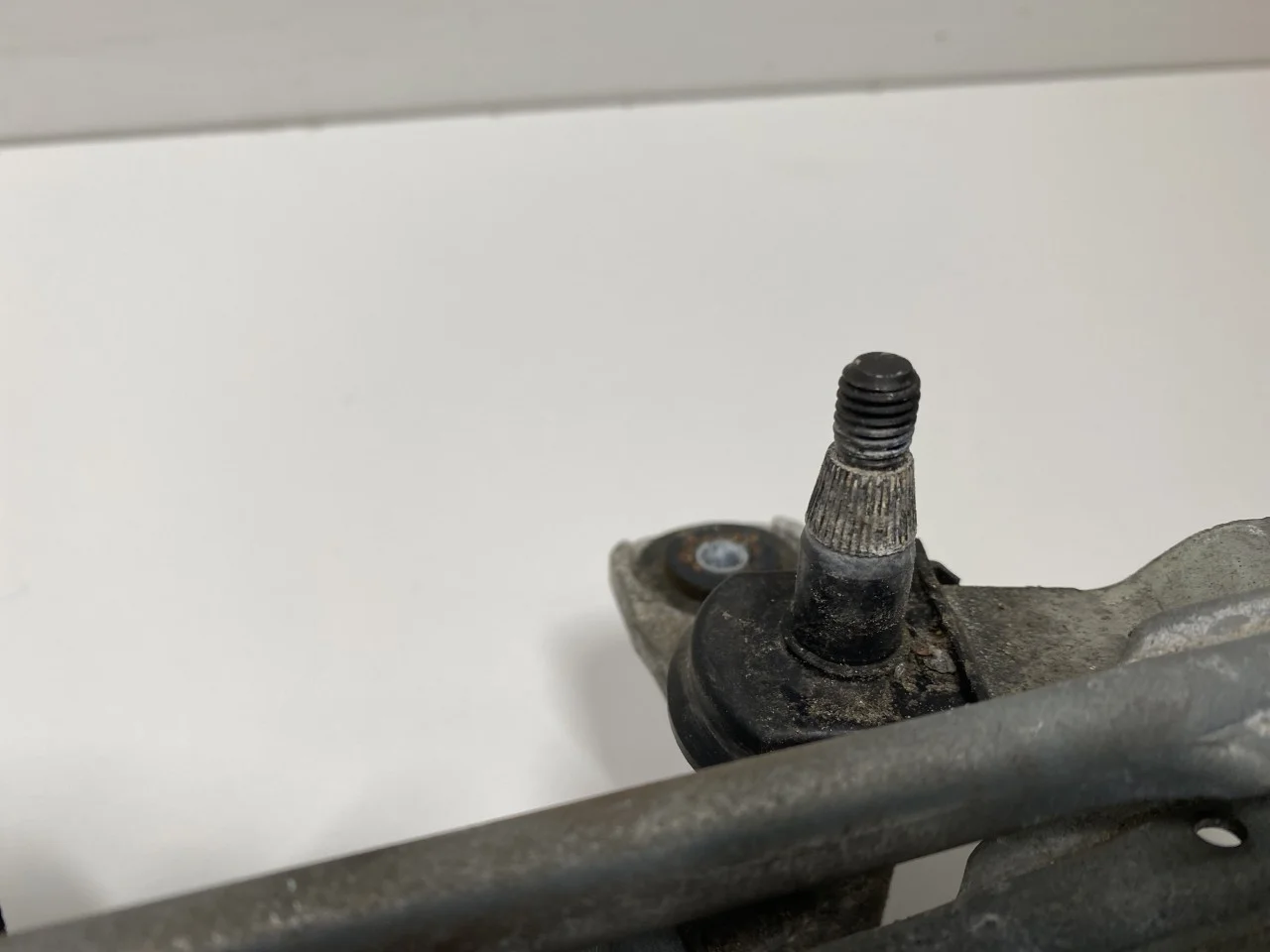 Volkswagen ID.4 2021- Windshield wiper linkage view 4