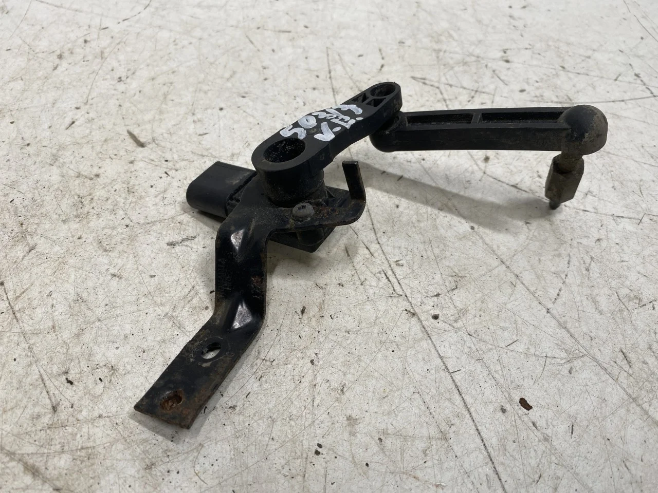 Volkswagen ID.4 2021- Senzor reglaj nivel / suspensie pneumatică vedere 2