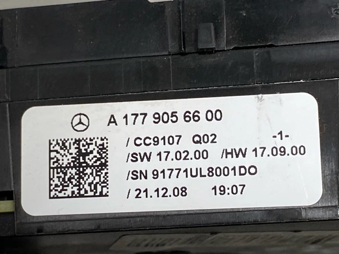 Mercedes EQA H243 2021- Egyéb kapcsolók nézet 3