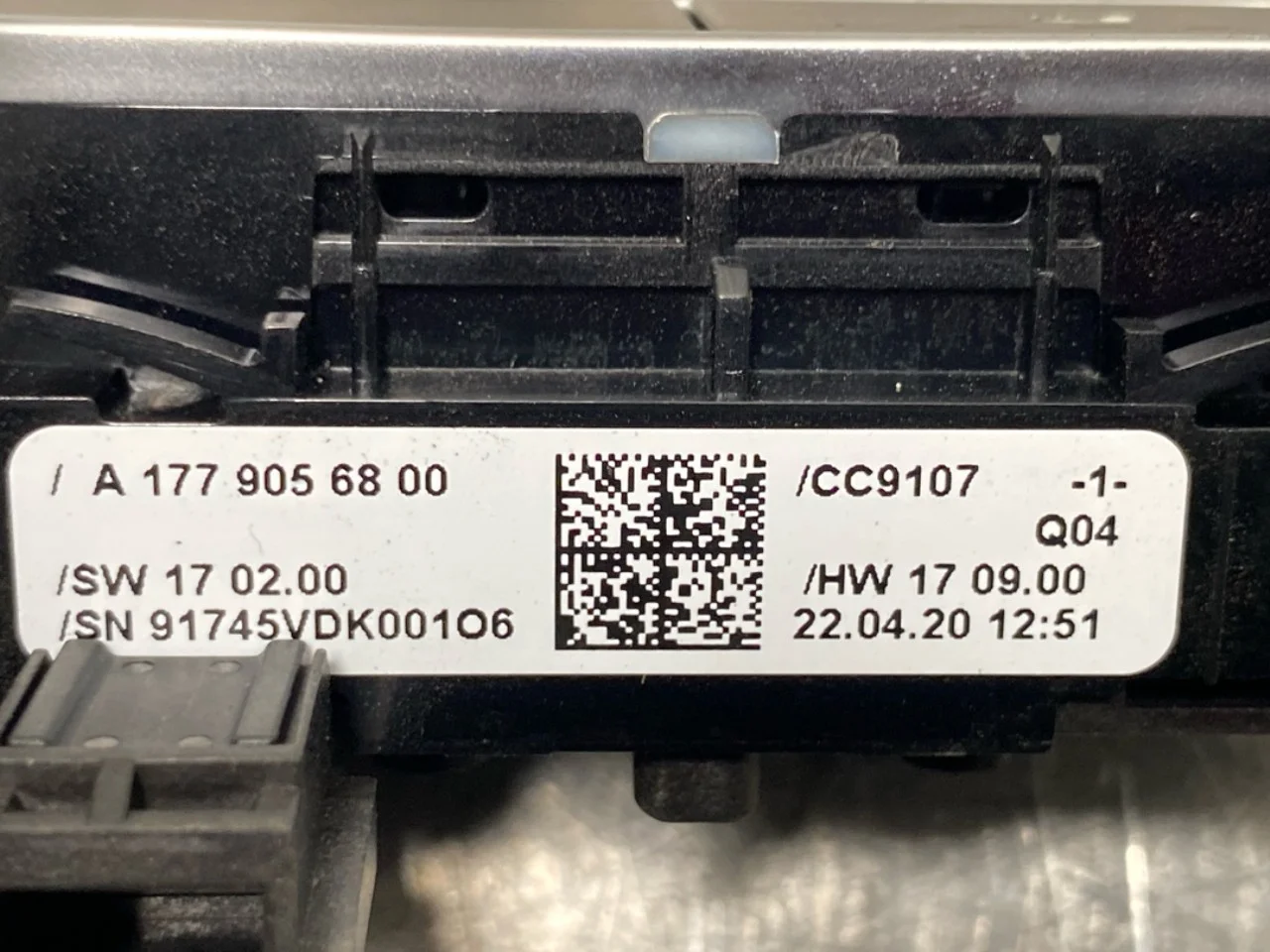 Mercedes EQA H243 2021- Ülésfűtés kapcsoló nézet 3