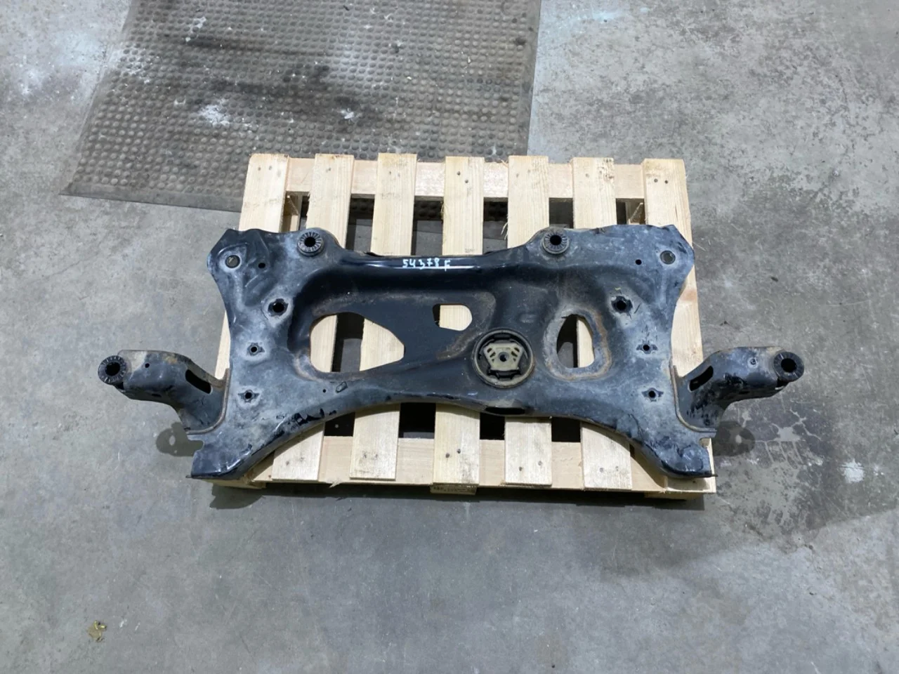 Mercedes EQA H243 2021- Front subframe