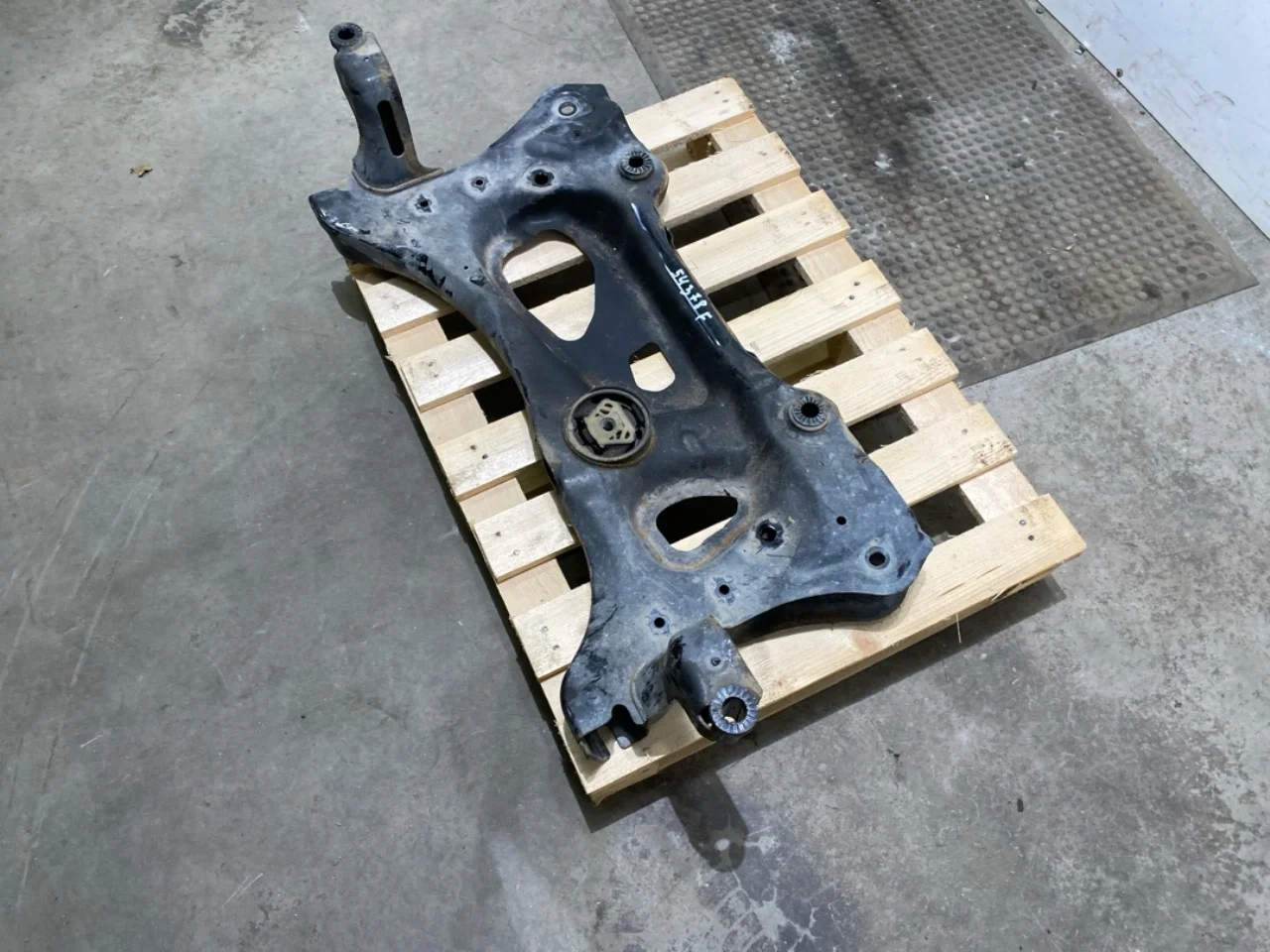 Mercedes EQA H243 2021- Front subframe view 3