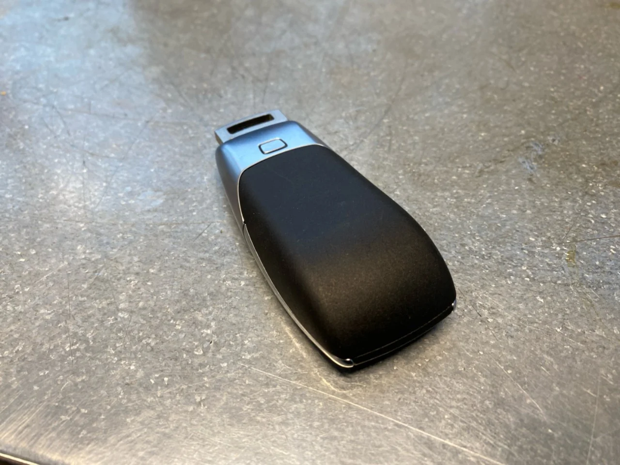 Mercedes EQA H243 2021- Távirányító, központi zár / riasztó nézet 3