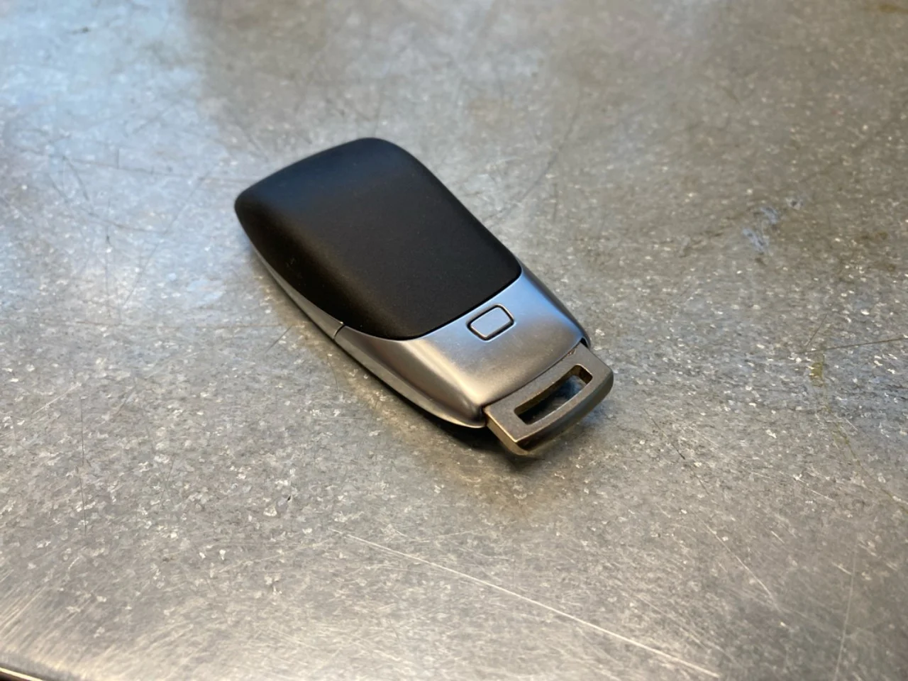 Mercedes EQA H243 2021- Távirányító, központi zár / riasztó nézet 4
