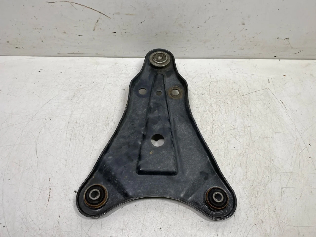 Renault TWIZY Control arm, front right view 4