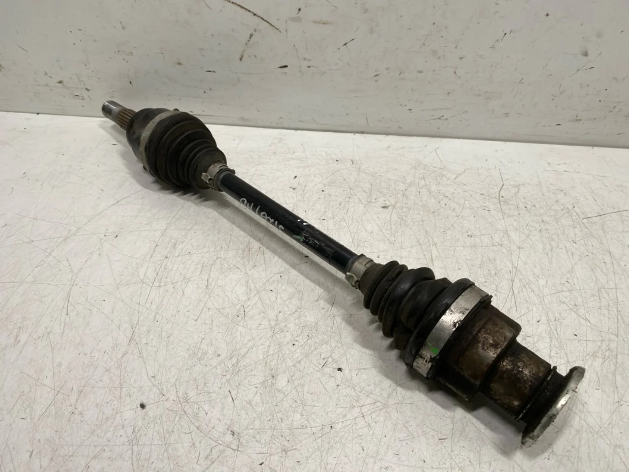 Renault TWIZY Rear right driveshaft view 2