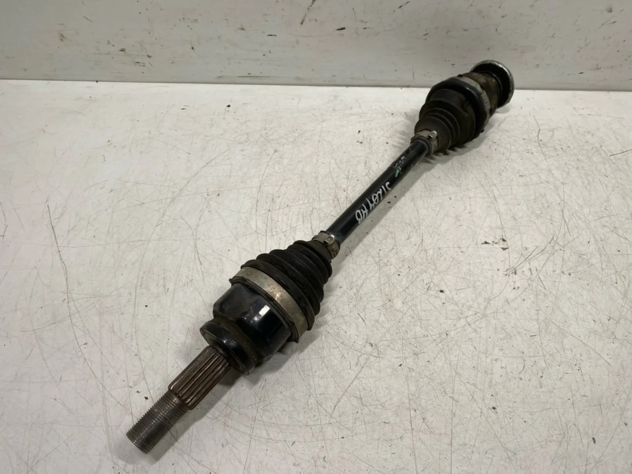 Renault TWIZY Rear right driveshaft view 3