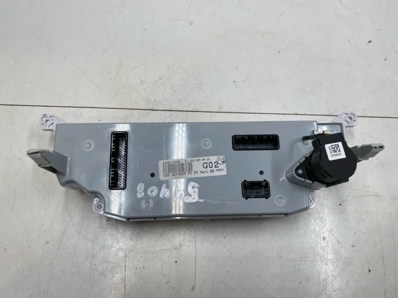 Kia SOUL 2009- Heater control unit view 2