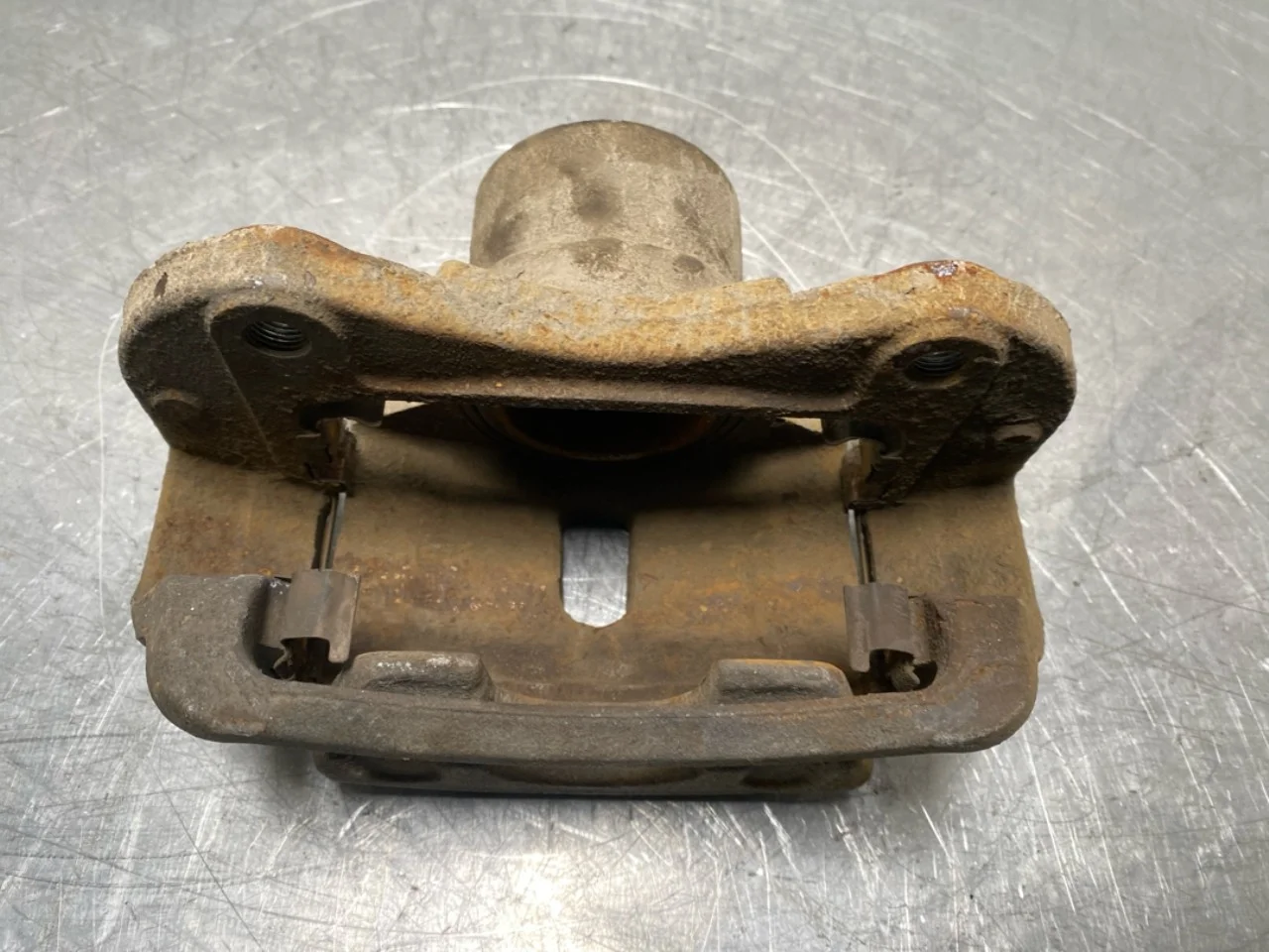 Kia SOUL 2009- Front left brake caliper view 3