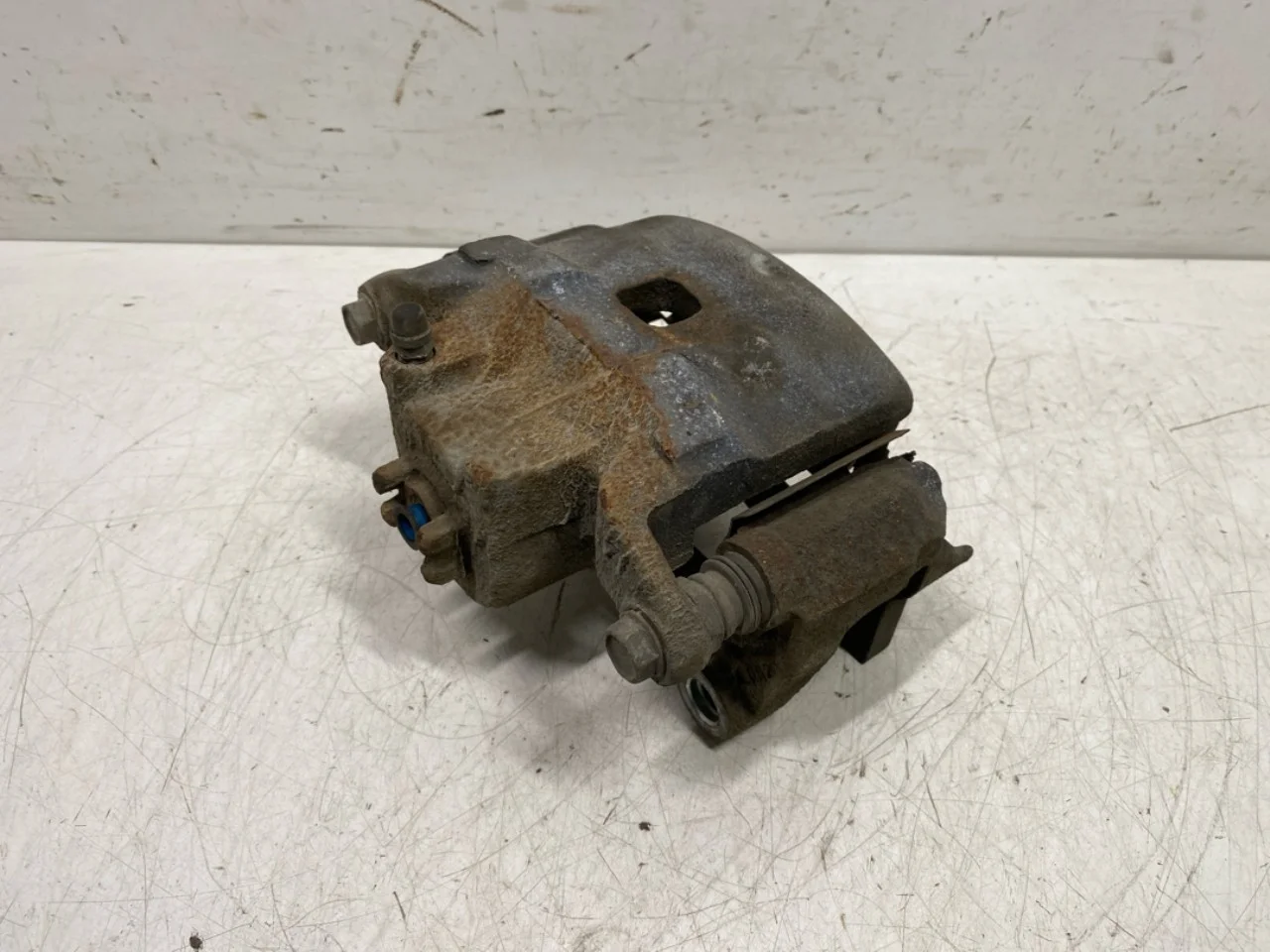 Nissan LEAF 2011-17 Front left brake caliper view 3