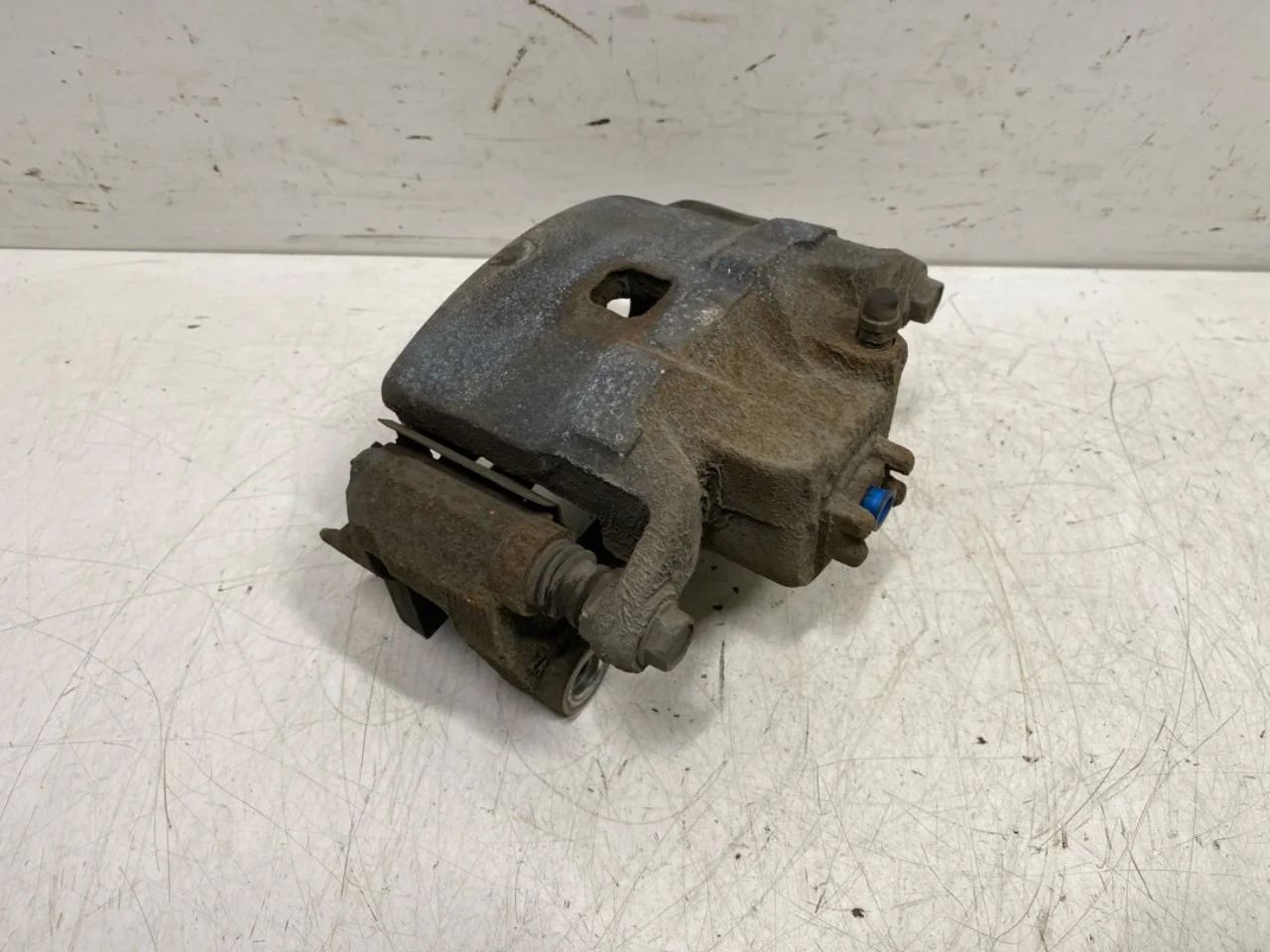 Nissan LEAF 2011-17 Front right brake caliper view 2