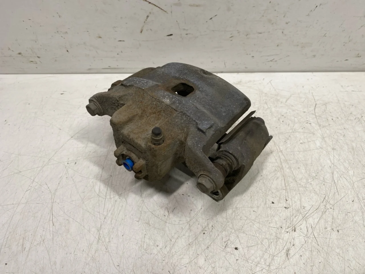 Nissan LEAF 2011-17 Front right brake caliper view 3