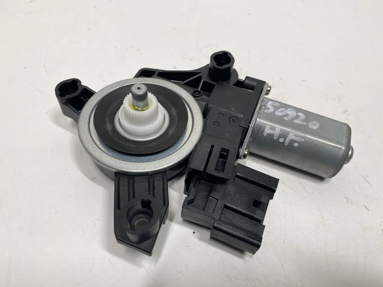 BMW X1/IX1 U11 2023- Ablakemelő motor