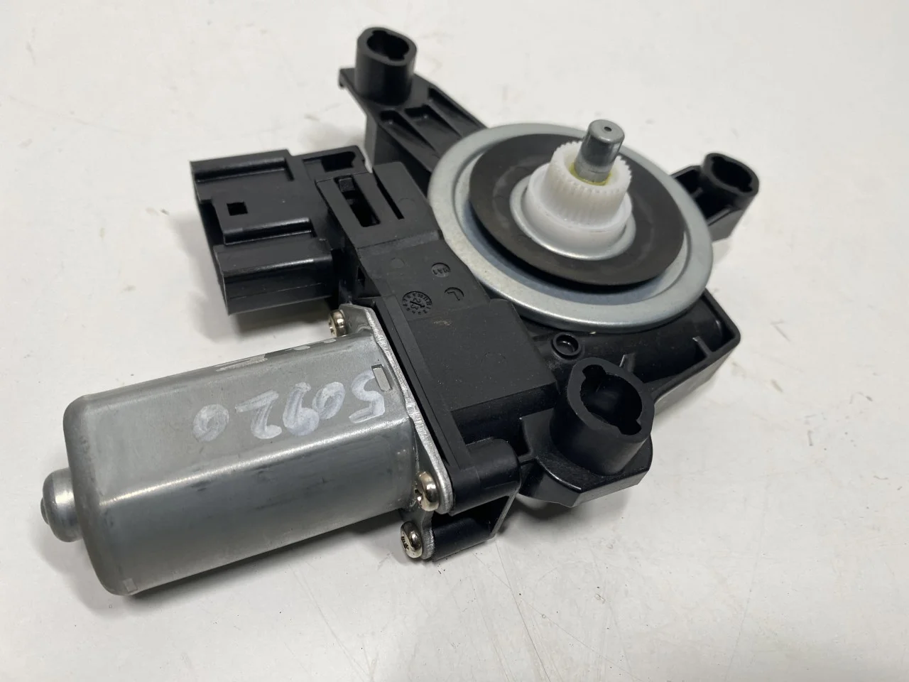 BMW X1/IX1 U11 2023- Ablakemelő motor nézet 2