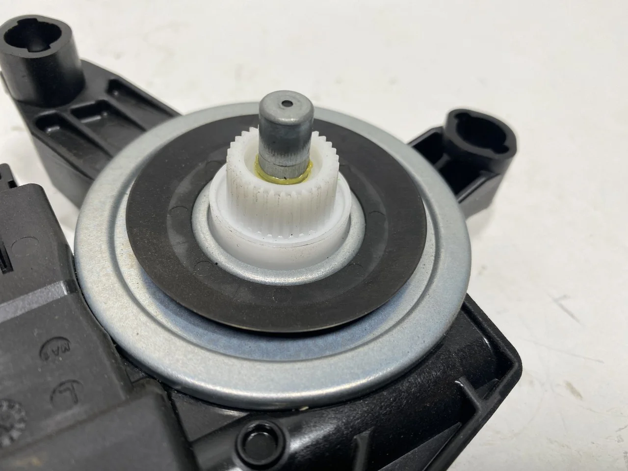 BMW X1/IX1 U11 2023- Ablakemelő motor nézet 3