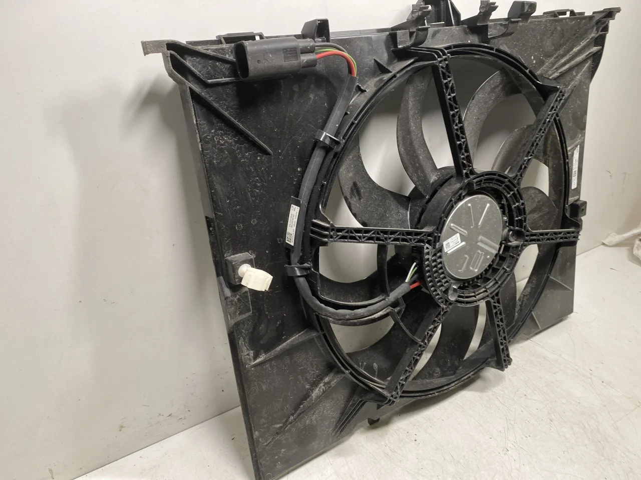 BMW X1/IX1 U11 2023- Electric cooling fan view 2
