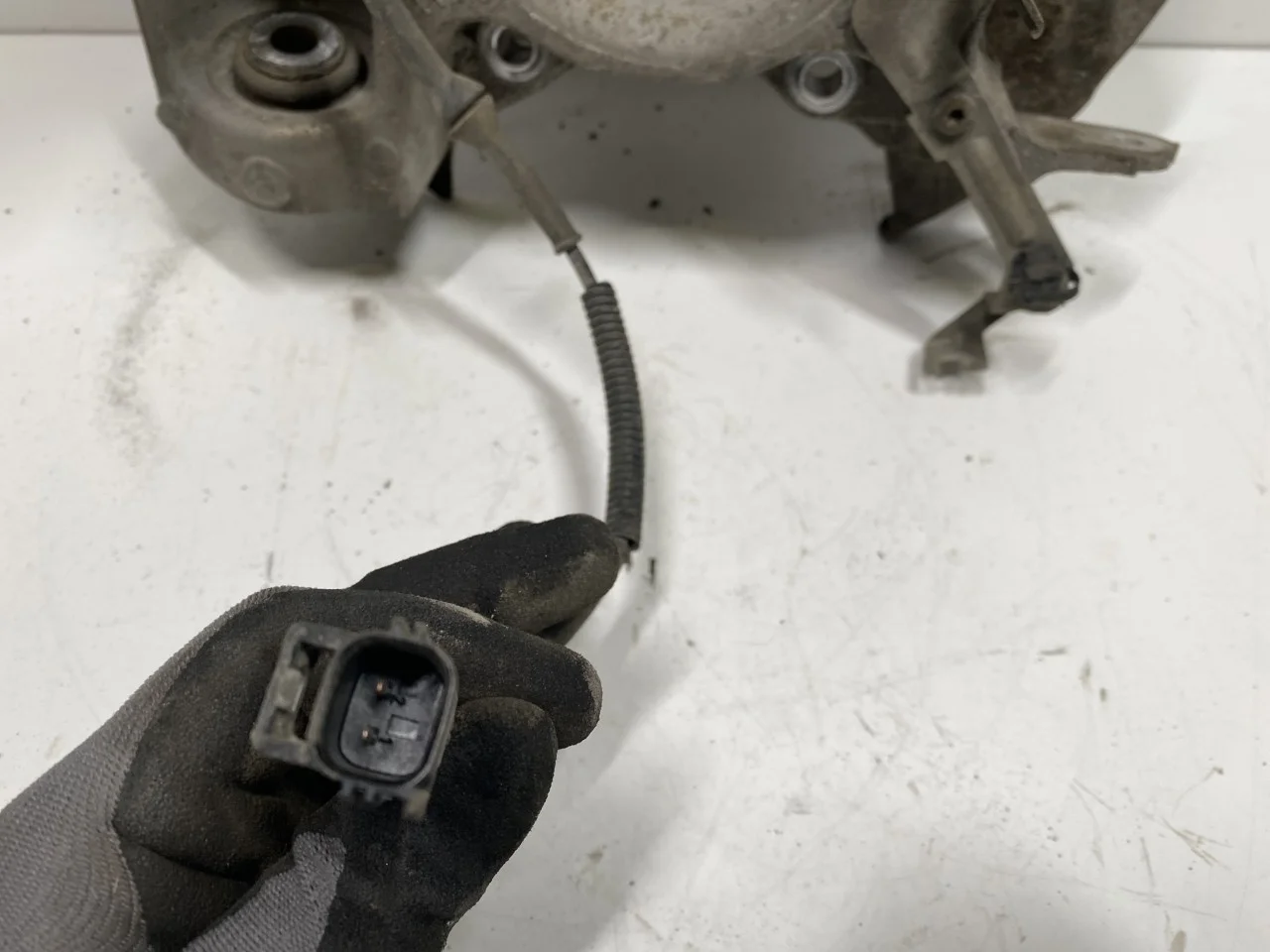 Jaguar I-PACE 2018- Stub axle carrier, right rear view 4