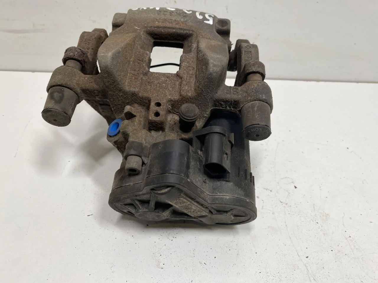 Jaguar I-PACE 2018- Rear left brake caliper view 4