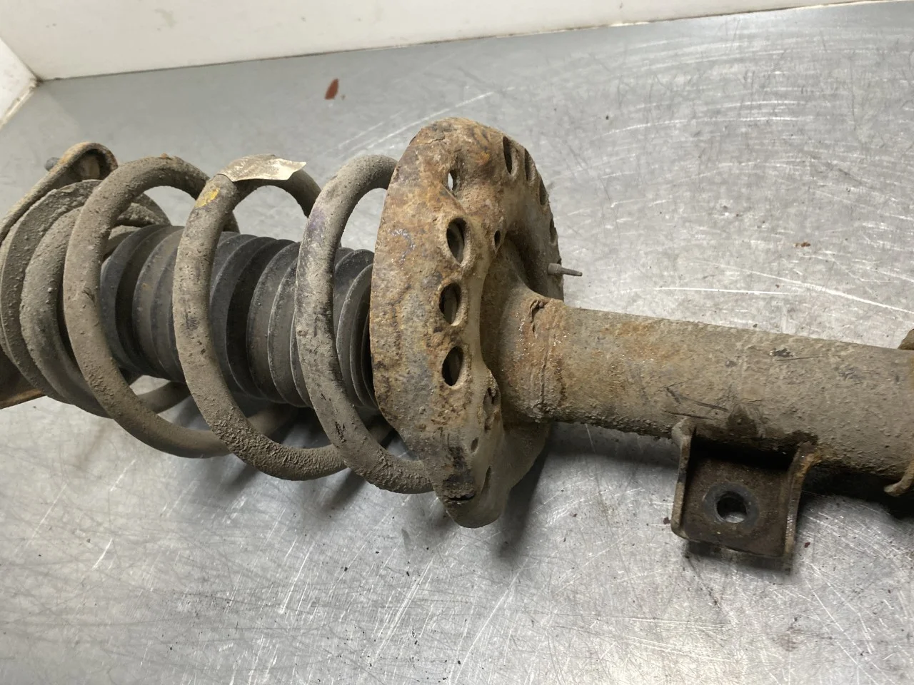 Kia SOUL 2009- Strut assembly, front right view 3