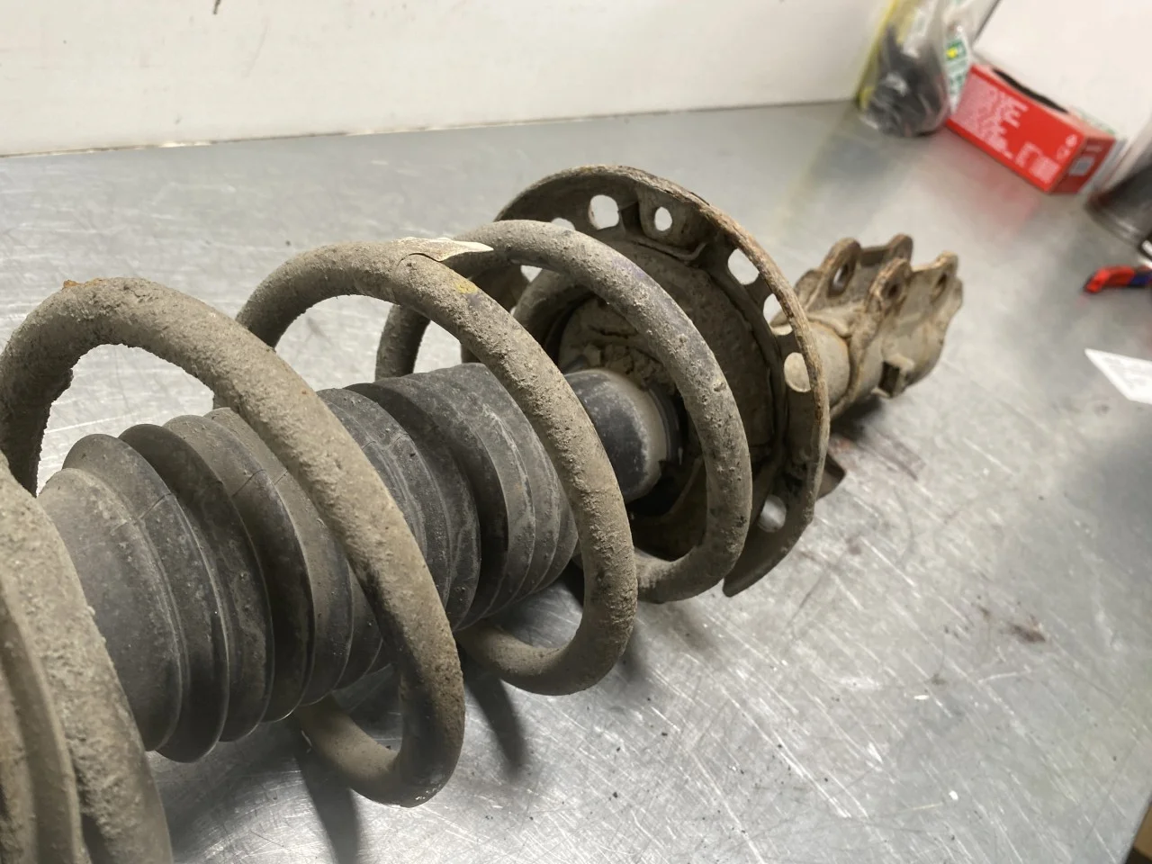 Kia SOUL 2009- Strut assembly, front right view 4