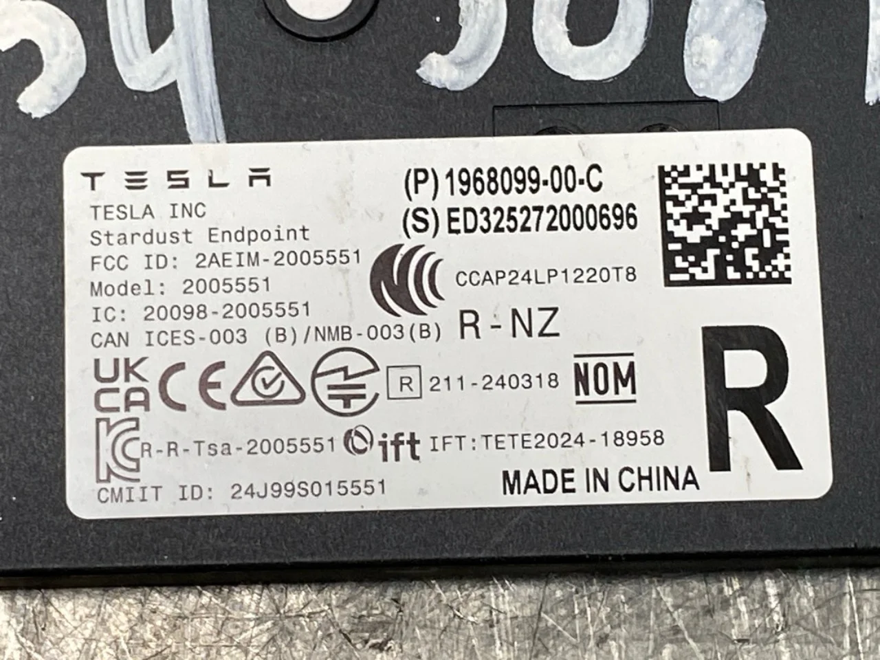 Tesla MODEL Y 2021- Vezérlőegység, Bluetooth nézet 3