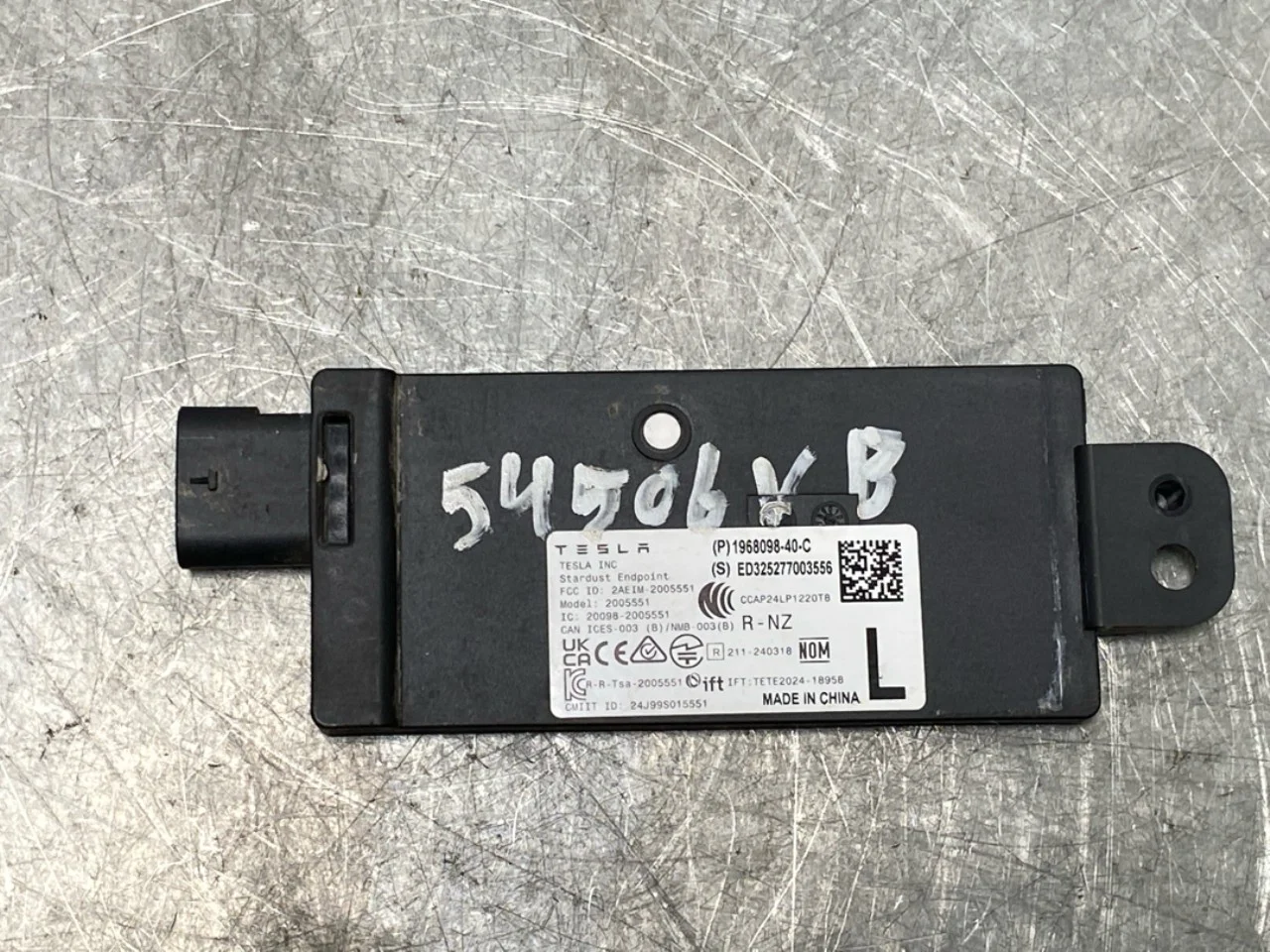 Tesla MODEL Y 2021- Vezérlőegység, Bluetooth nézet 2