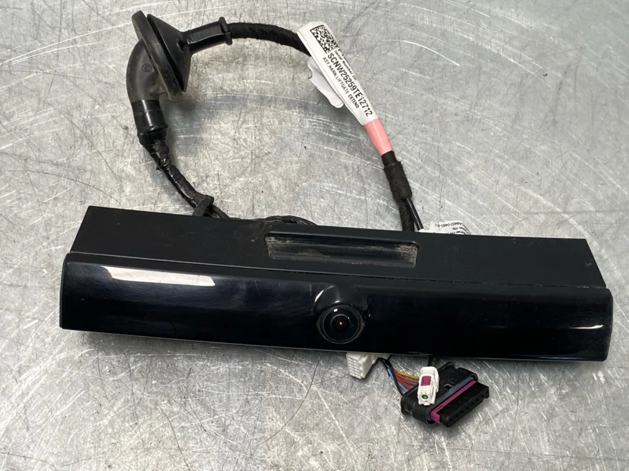 Tesla MODEL Y 2021- Exterior camera